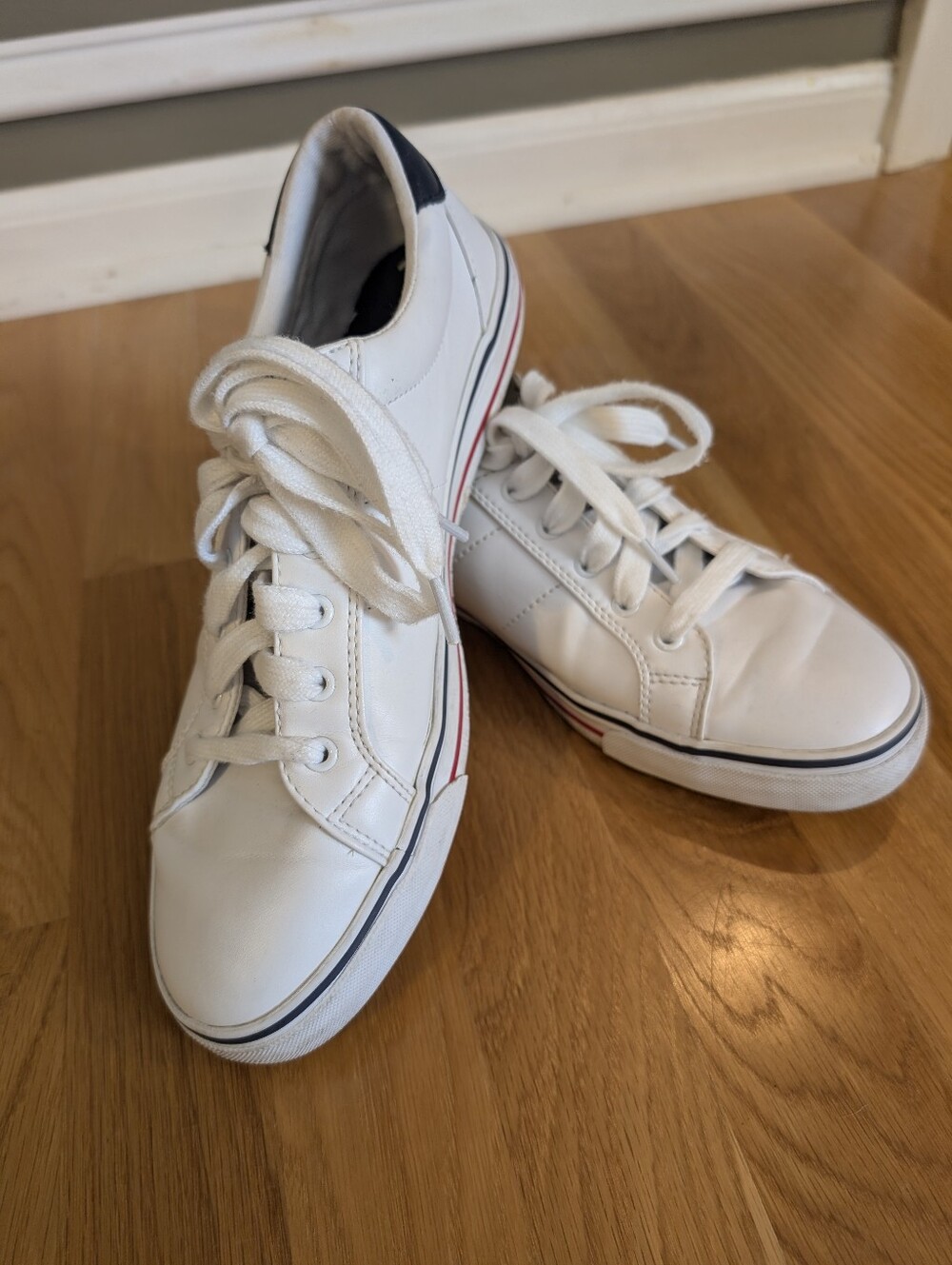 Tommy Hilfiger Sneakers Size 9.5
